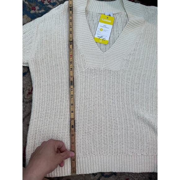 NWT CAbi #6233 Croquet Oversized Knit V-Neck Drop Shoulder Sweater Size Medium - Picture 6 of 9